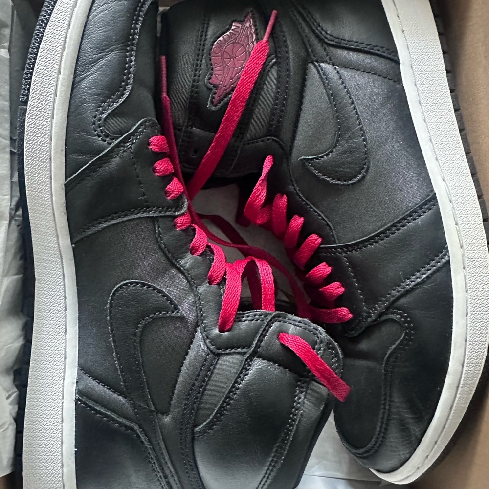 Air Jordan Retro High OG Black/Red/White